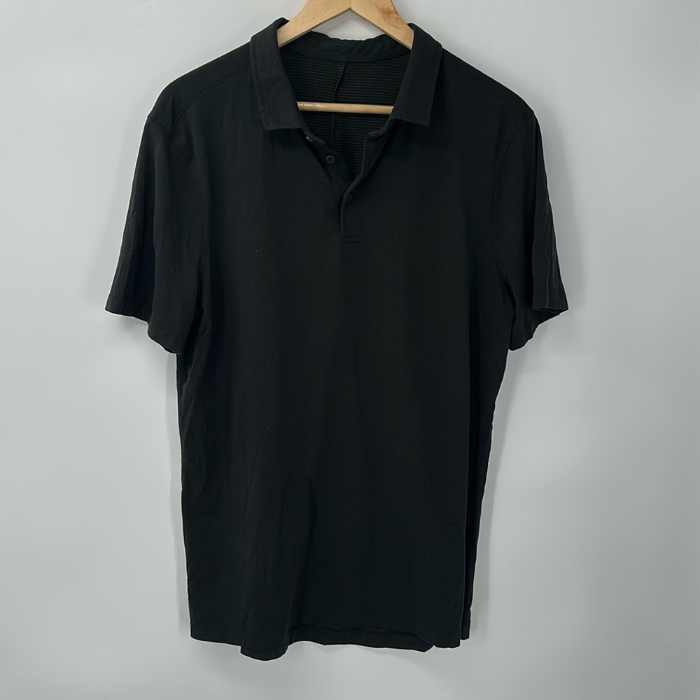 Men’s black Lululemon t-shirt bundle (3) size Medium
